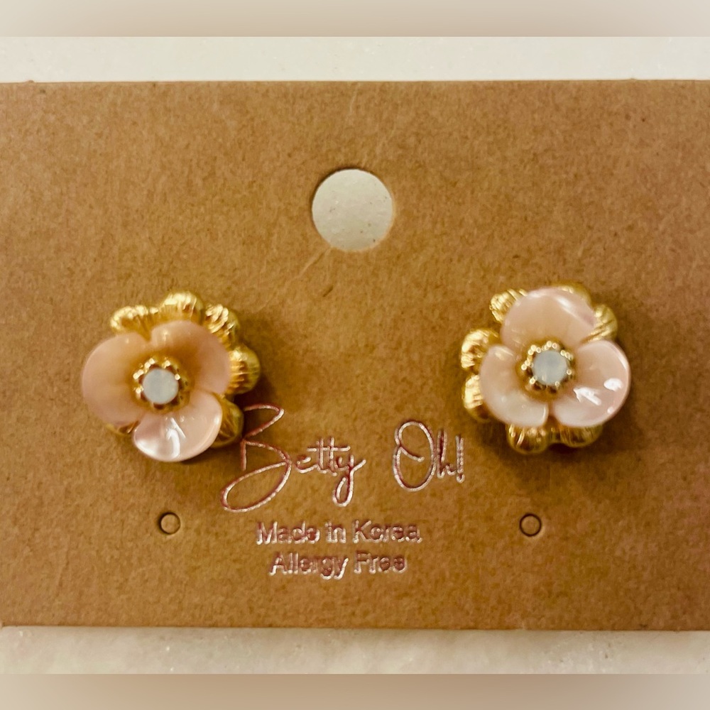 Betty Oh! Pink and Gold Flower Earrings